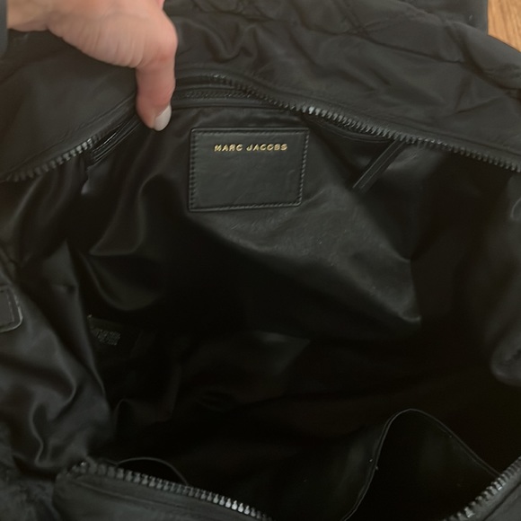 Mark Jacobs Cross Body Baby Bag with changing pad. - Picture 3 of 3